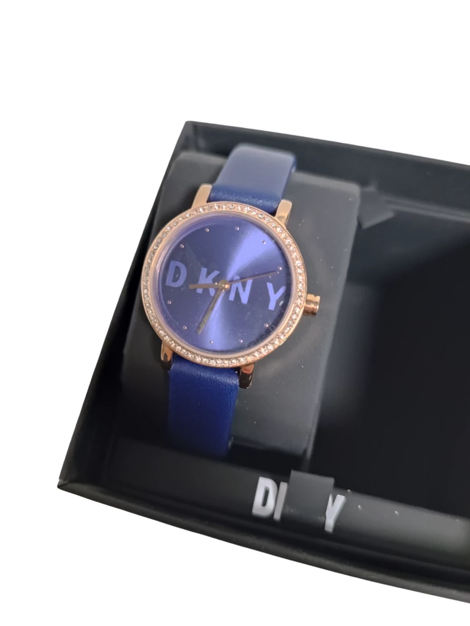 zegarek-damski-z-cyrkoniami-dkny-soho-ny2974-28-mm-bransoleta-stan-11323-2