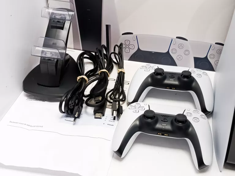 KONSOLA PLAYSTATION 5 825GB 2 PADY