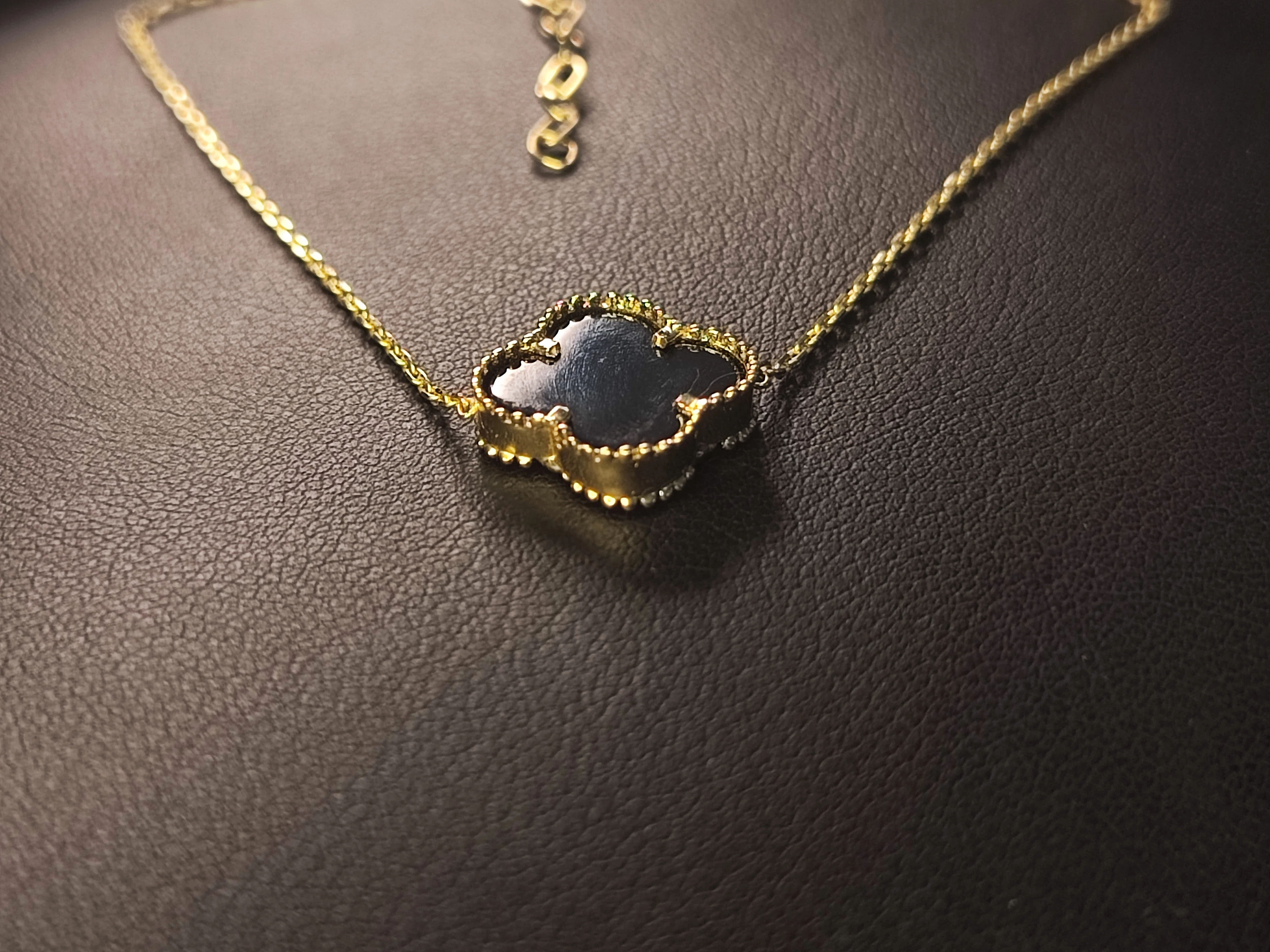 zlota-bransoletka-kwiatek-z-czarna-masa-585237g-kamien-17088-524288