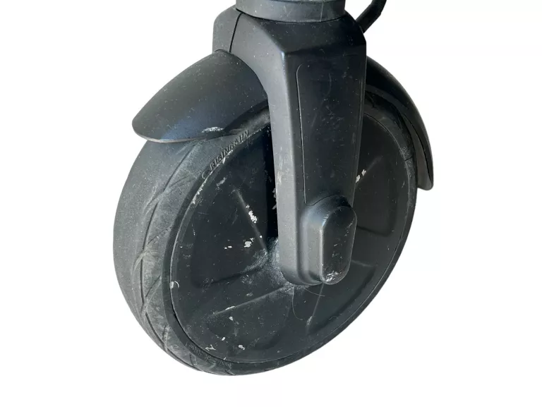 hulajnoga-elektryczna-segway-ninebot-es3-przebieg-787-km-moc-silnika-30000