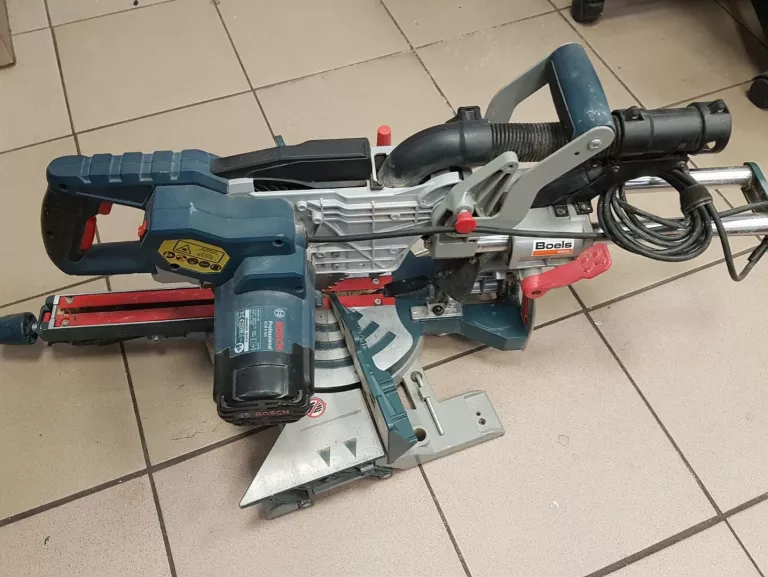 UKOŚNICA BOSCH GCM 8 SJL Z POSUWEM 8 SJL 1600W PIŁA UKOSOWA UKOŚNA