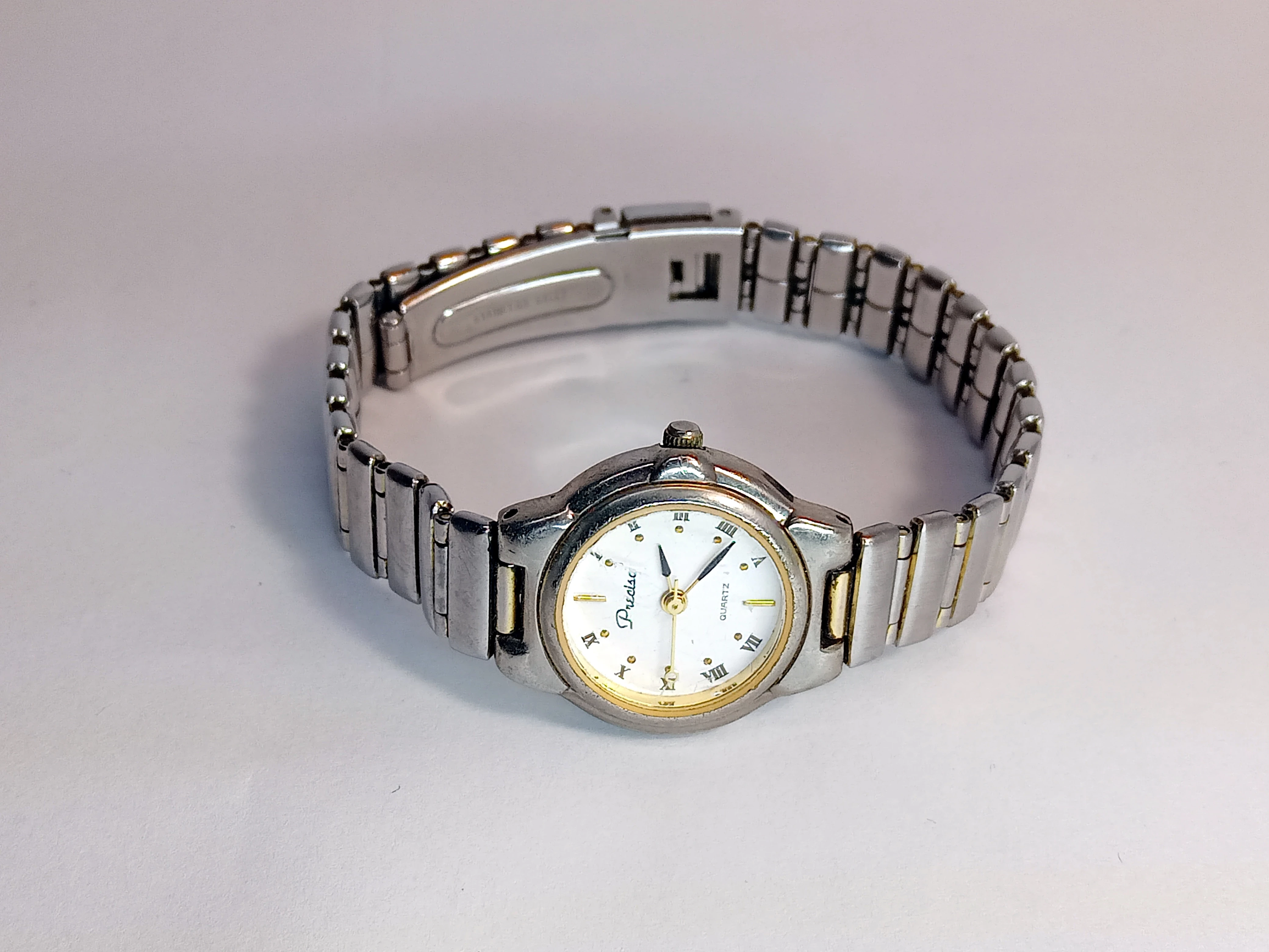 zegarek-damski-preciso-na-bransolecie-mechanizm-kwarcowy