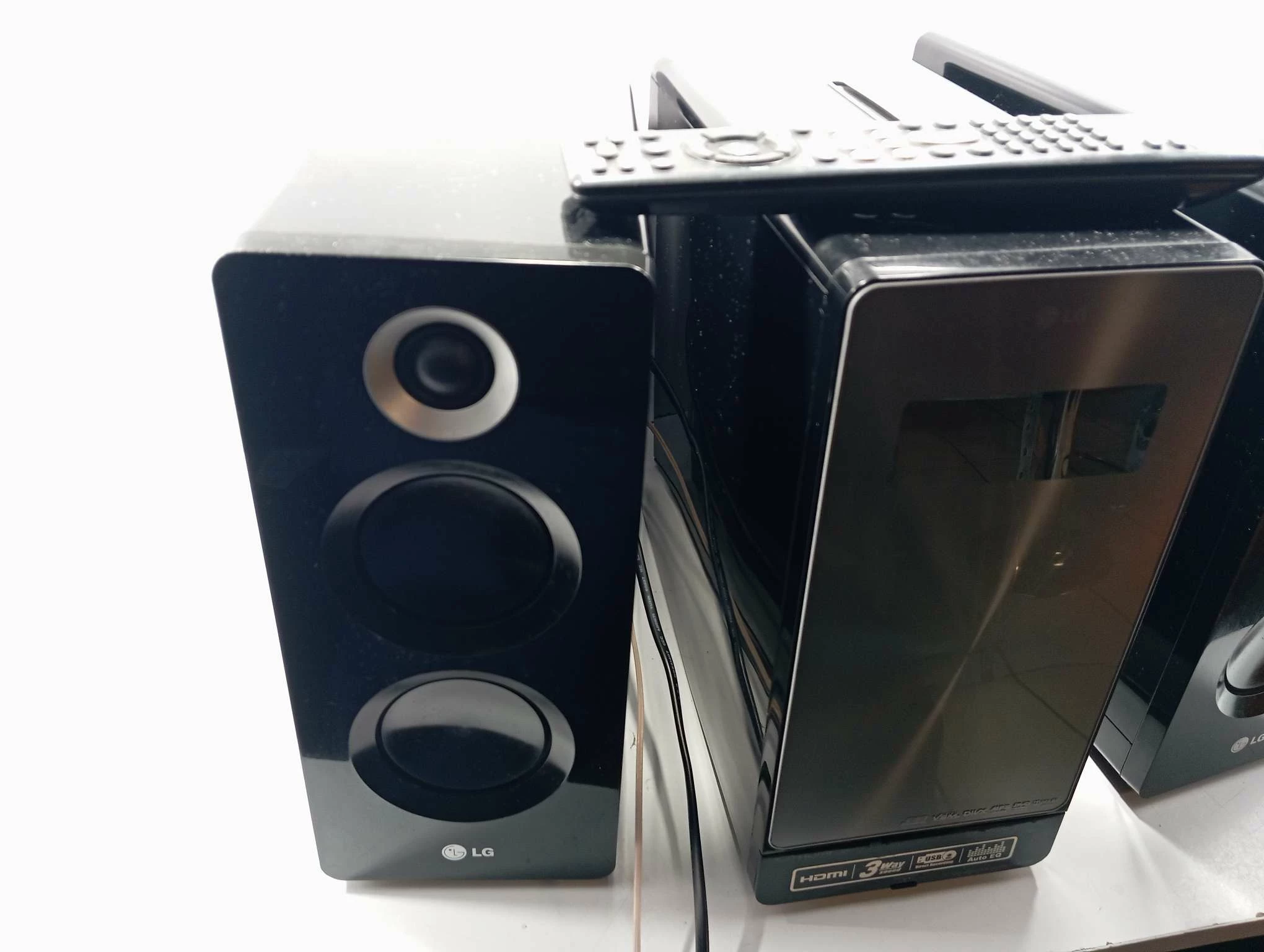 wieza-lg-fb166-kolor-czarny