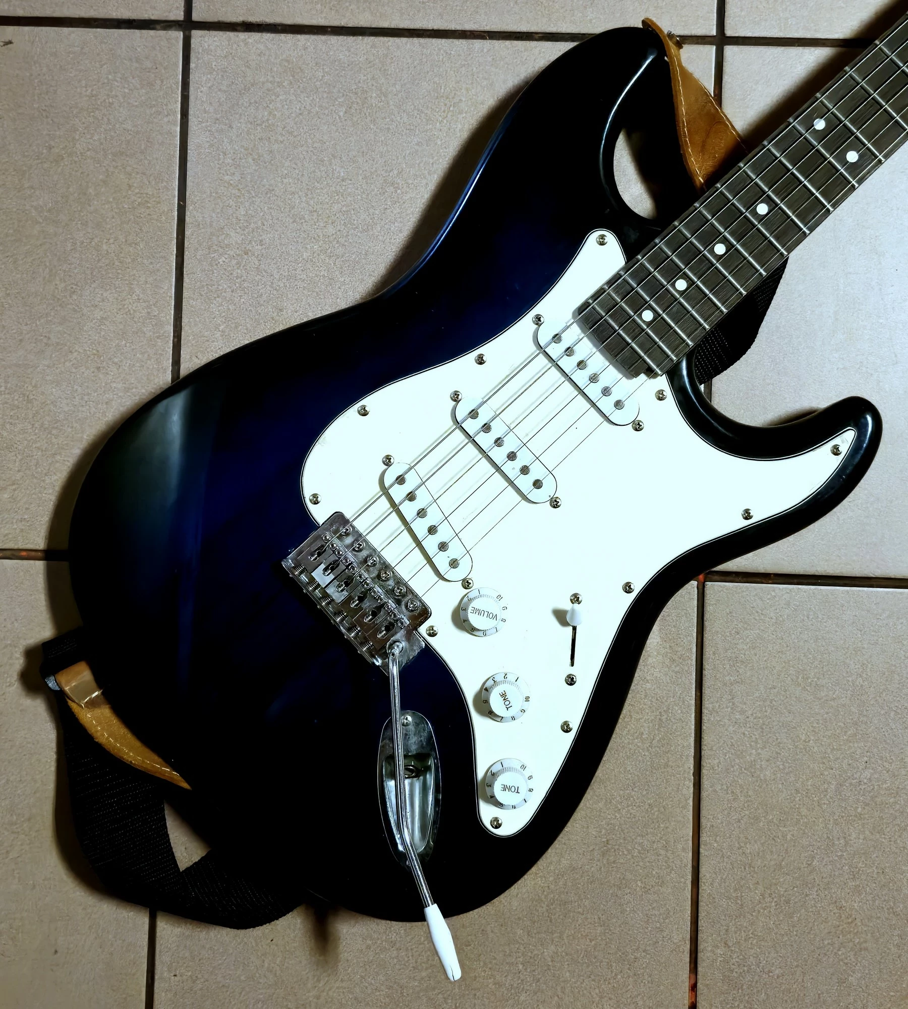 gitara-elektryczna-sounder-dc15-stratocaster-marka-nn
