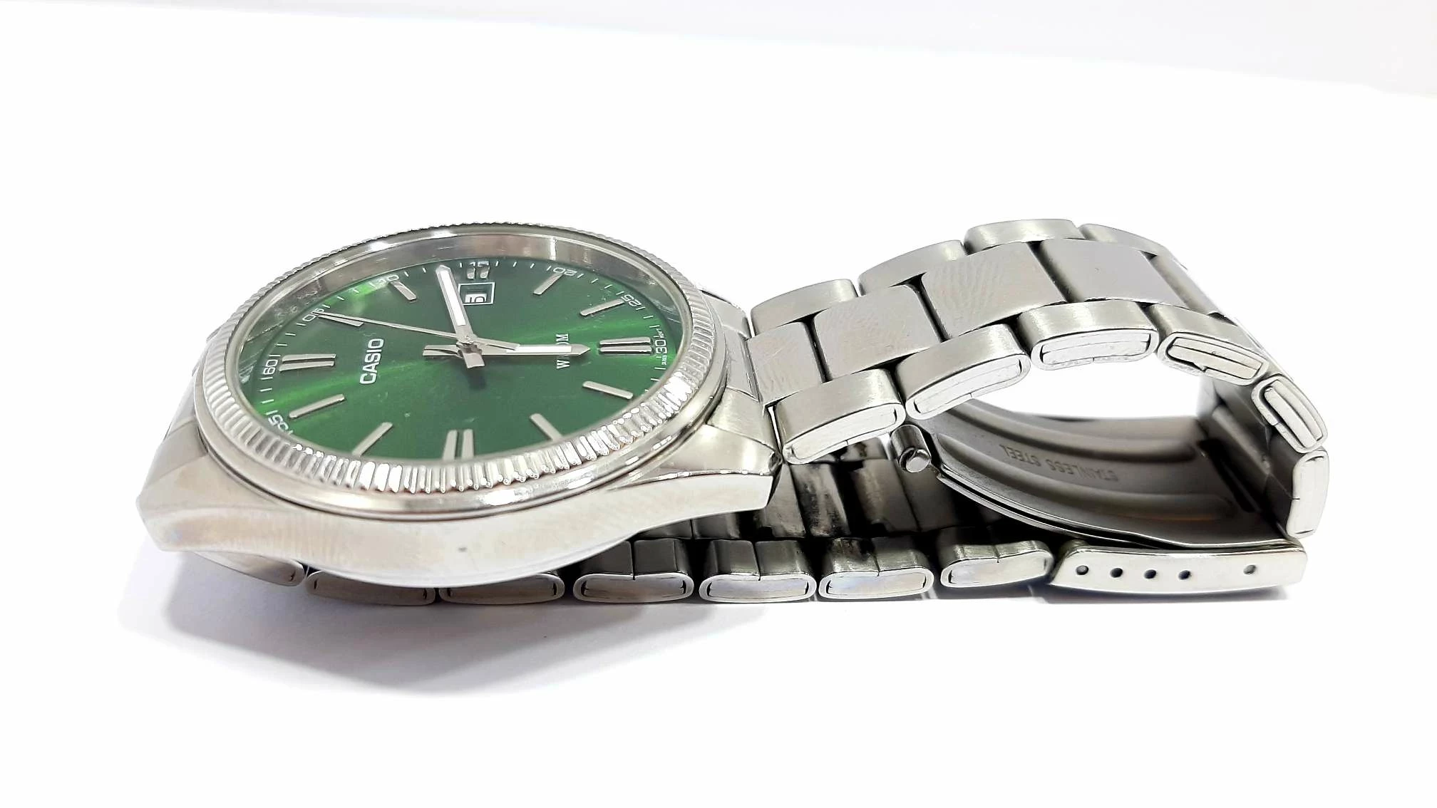 zegarek-casio-2784-material-paska-aluminium