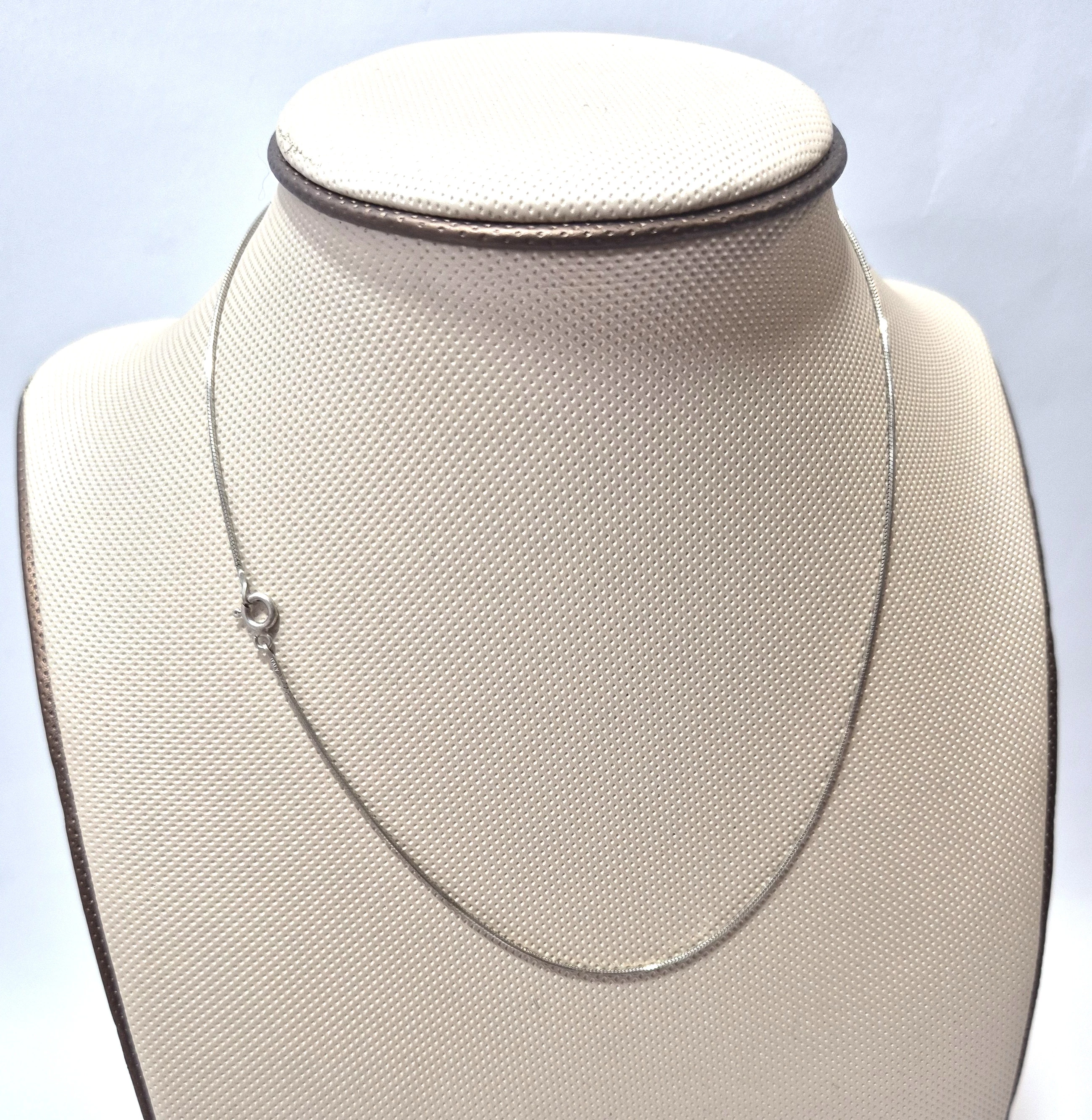 lancuszek-zmijka-srebrna-42cm925326g-rodzaj-wyrob-jubilerski