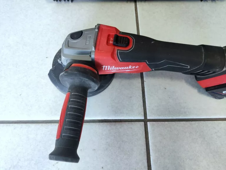 SZLIFIERKA KĄTOWA MILWAUKEE M18 FSAG125X