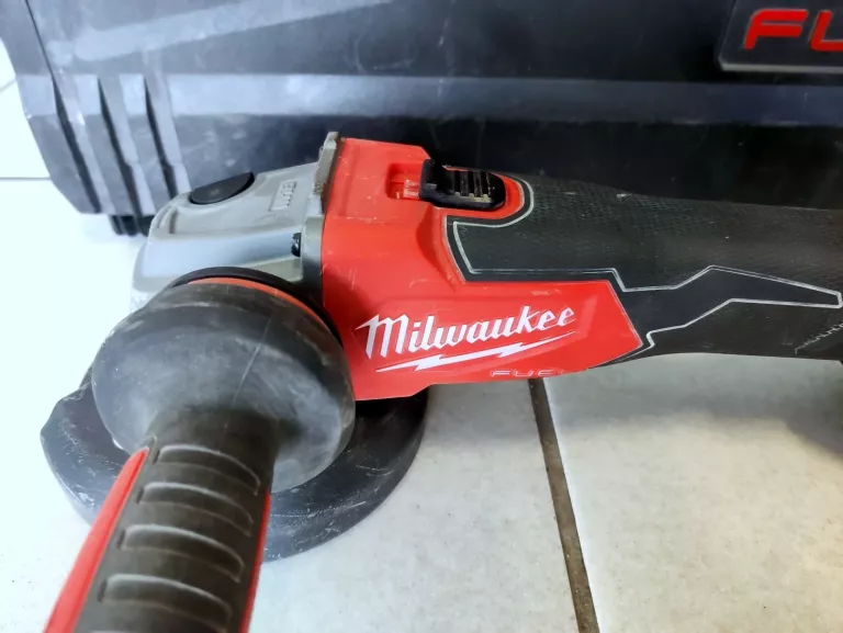 SZLIFIERKA KĄTOWA MILWAUKEE M18 FSAG125X