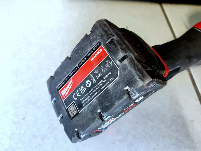 SZLIFIERKA KĄTOWA MILWAUKEE M18 FSAG125X