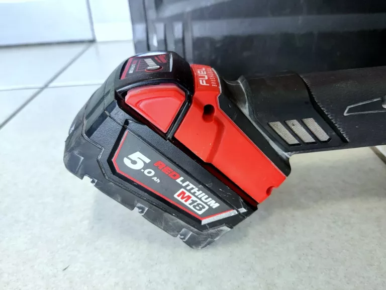 SZLIFIERKA KĄTOWA MILWAUKEE M18 FSAG125X