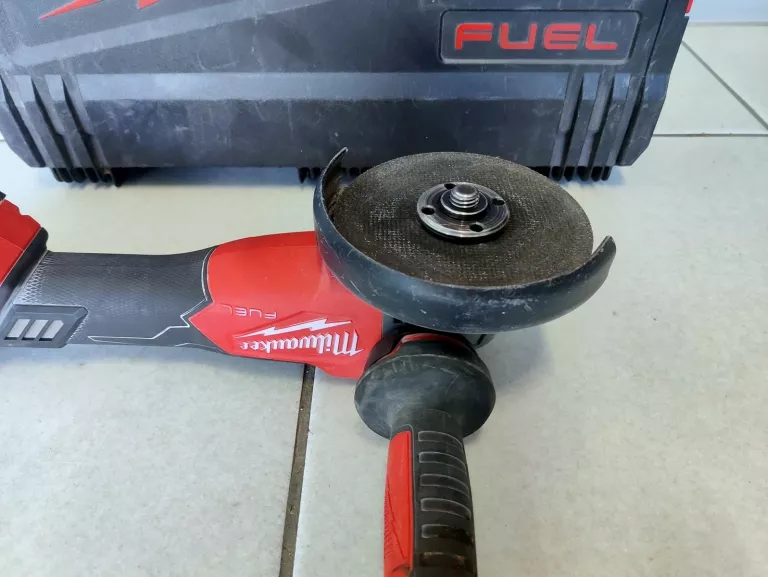 SZLIFIERKA KĄTOWA MILWAUKEE M18 FSAG125X