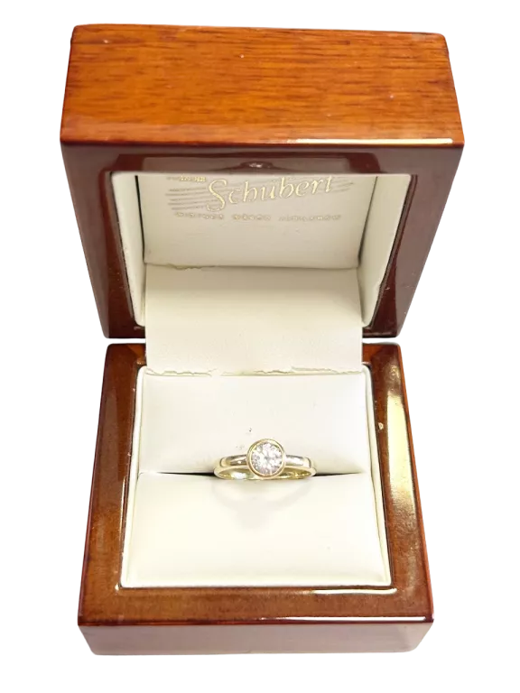 pierscionek-3332gr-12-pilsudskiego-4c-legionowo-sj