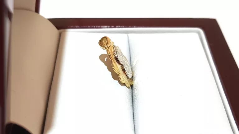 ZŁOTA ZAWIESZKA WISIOREK APART MATKA BOSKA 0,97G PR375 1,5CMX1,5CM