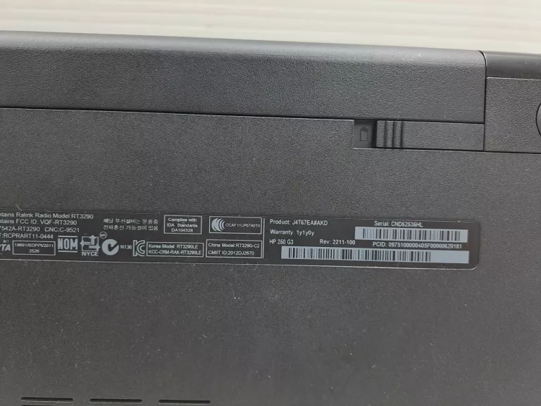 LAPTOP HP 250 G3 15,6" INTEL CELERON DUAL-CORE 4 GB / 256 GB WIN11