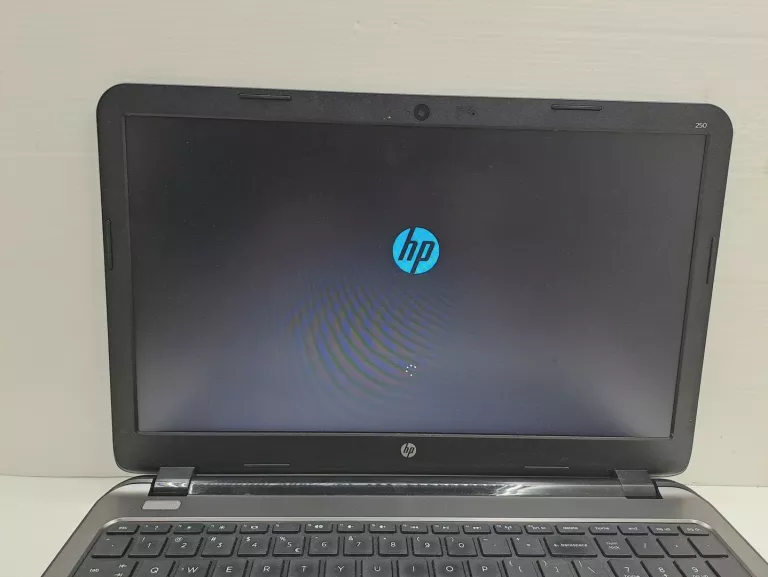 LAPTOP HP 250 G3 15,6" INTEL CELERON DUAL-CORE 4 GB / 256 GB WIN11