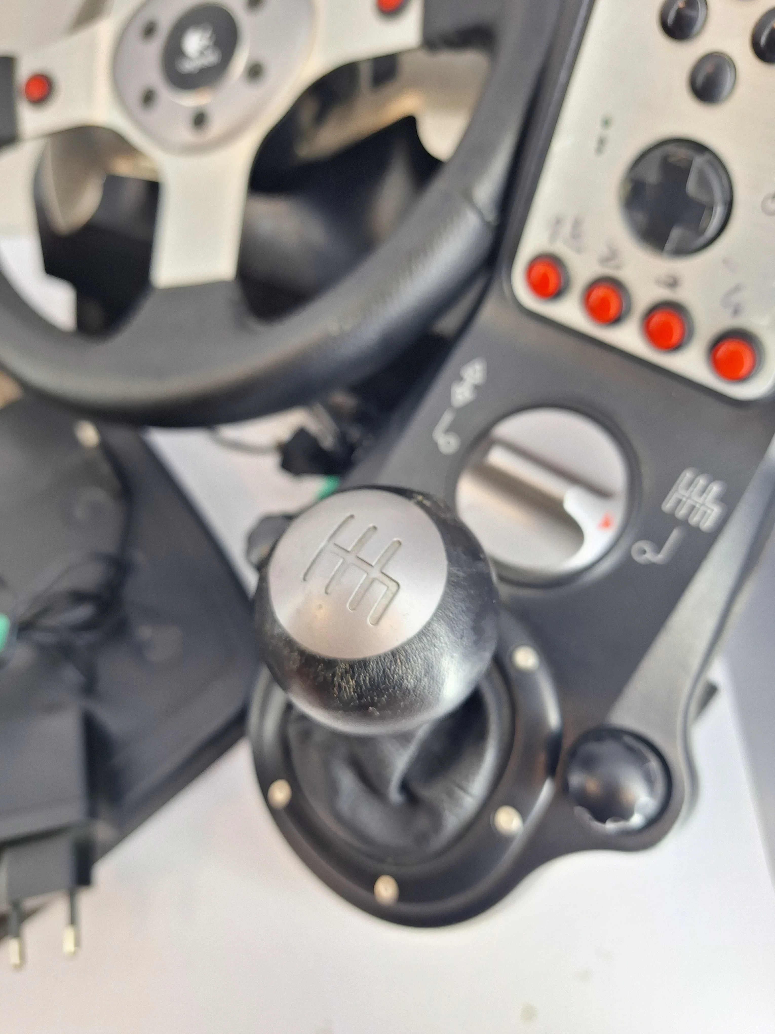 zestaw-logitech-g25-kierownuica-biegi-pedaly-model-g25-racing-wheel