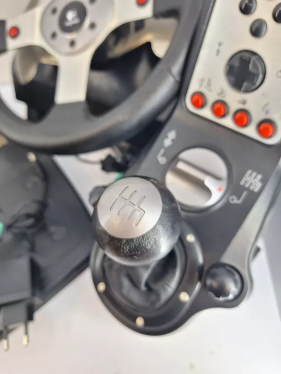 zestaw-logitech-g25-kierownuica-biegi-pedaly-model-g25-racing-wheel