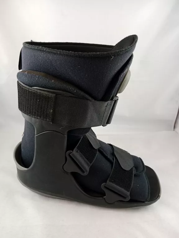 BUT ORTOPEDYCZNY NISKI Z POMPKĄ POWIETRZNĄ SOFTGAIT AIR WALKER BREG