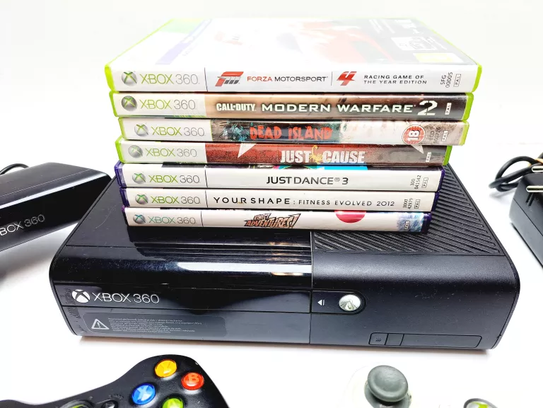 KONSOLA XBOX 360 + PADY + KINECT + GRY