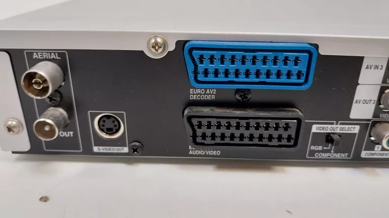 ODTWARZACZ DVD LG DR175 + PILOT