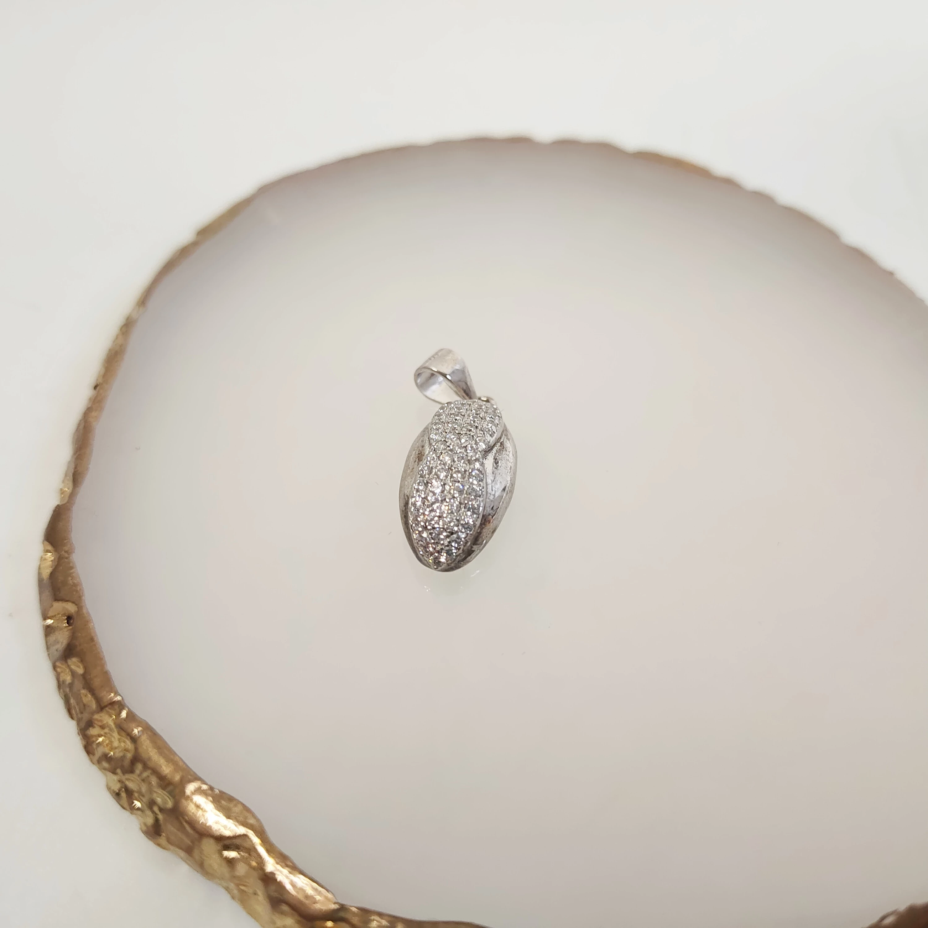 srebrna-zawieszka-z-cyrkoniami-210g-plac-daszynskiego-5-czestochowa-sj