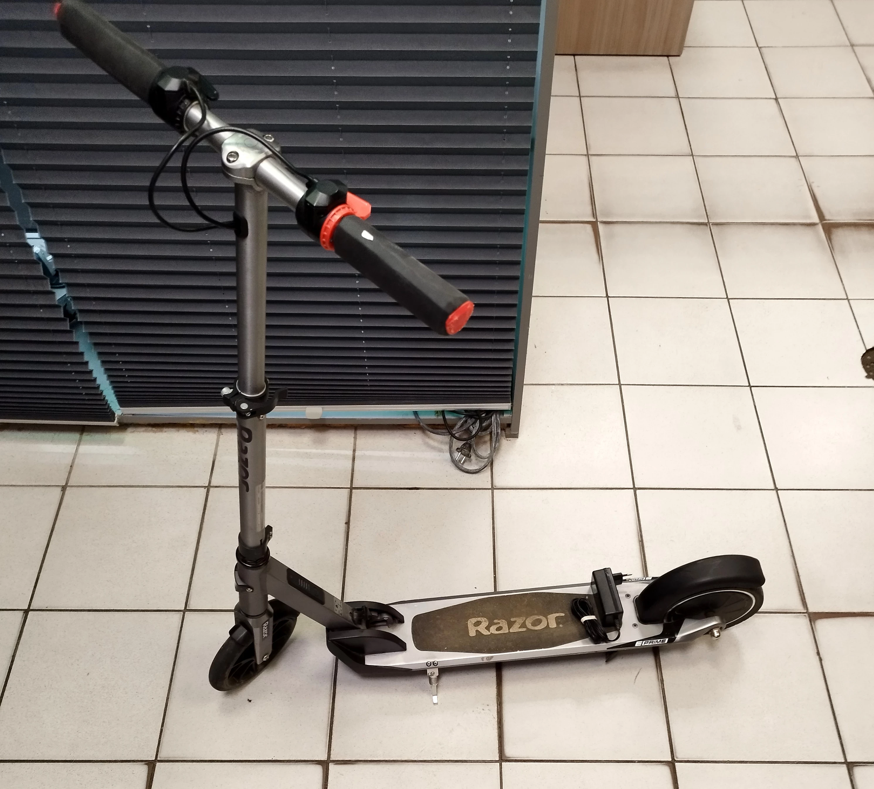 hulajnoga-razor-e-prime-air-250-w-24-kmh-wladyslawa-iv-40-koszalin