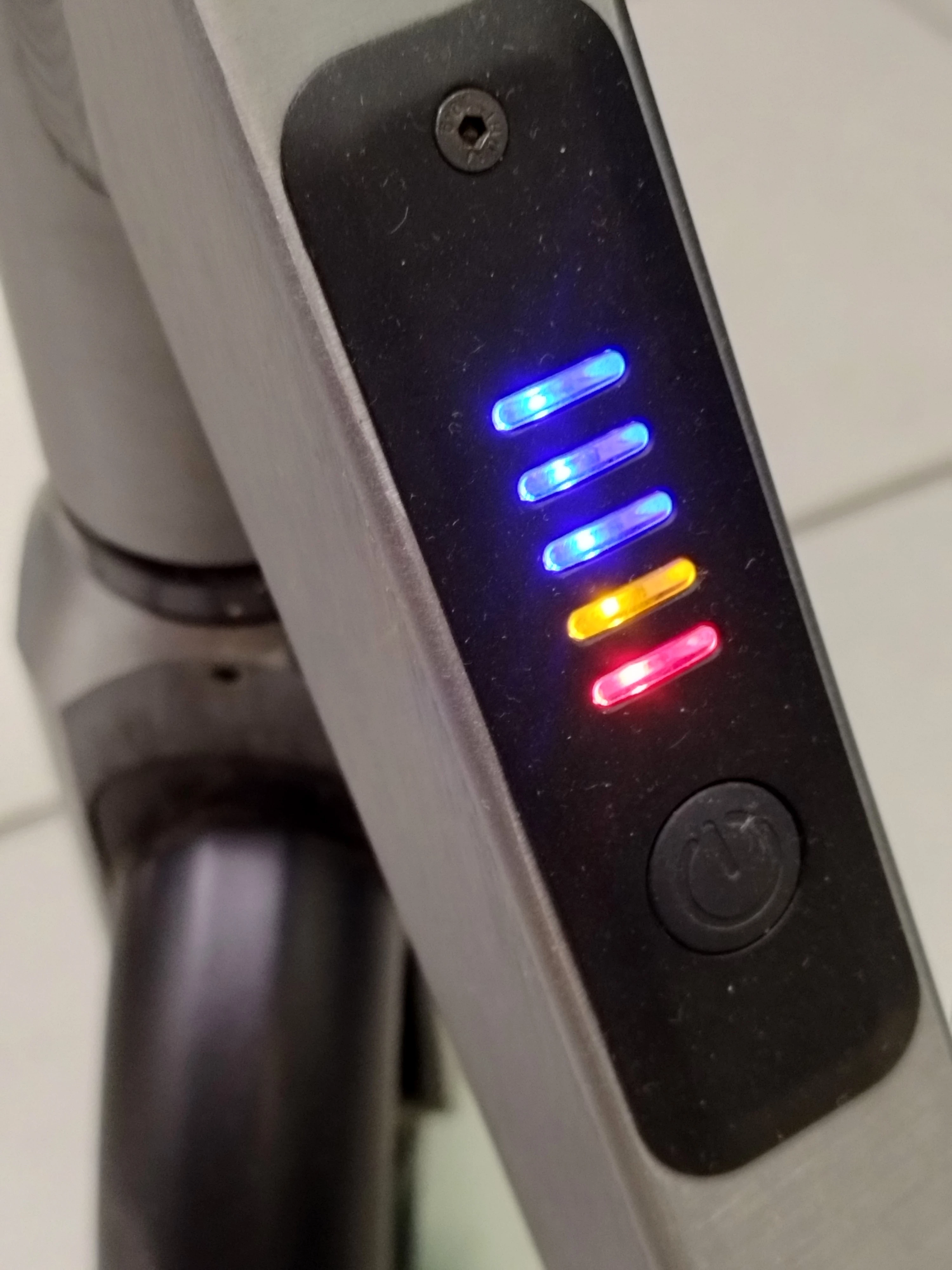 hulajnoga-razor-e-prime-air-250-w-24-kmh-kolor-127448-3