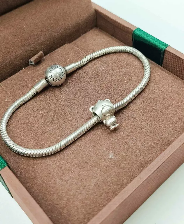 SREBRNA BRANSOLETKA PANDORA Z CHARMSEM