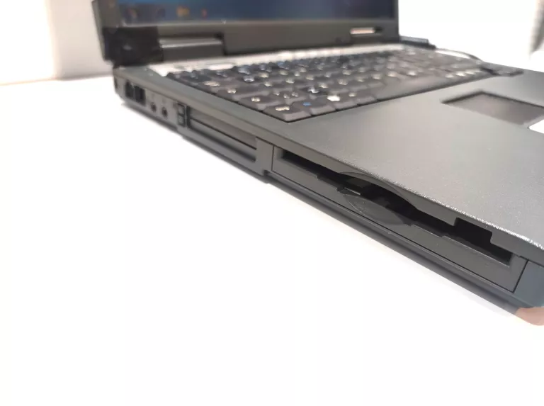 LAPTOP MAXDATA PRO 6000X