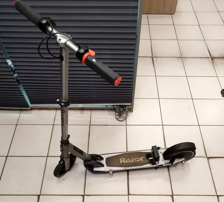 hulajnoga-razor-e-prime-air-250-w-24-kmh-wladyslawa-iv-40-koszalin