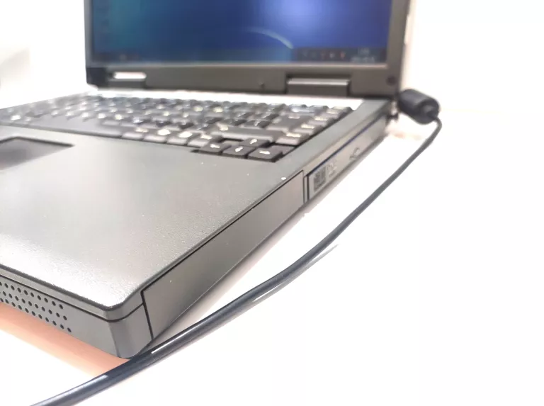 LAPTOP MAXDATA PRO 6000X