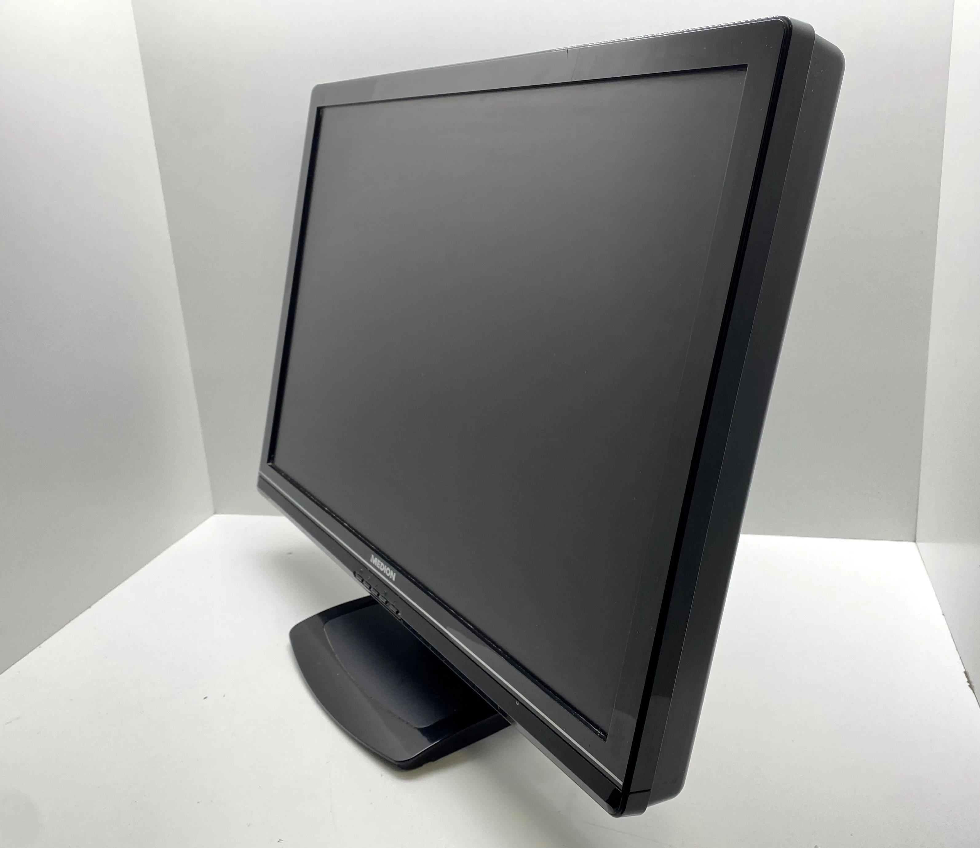 monitor-medion-md-20094-25-tft-stan-11323-2