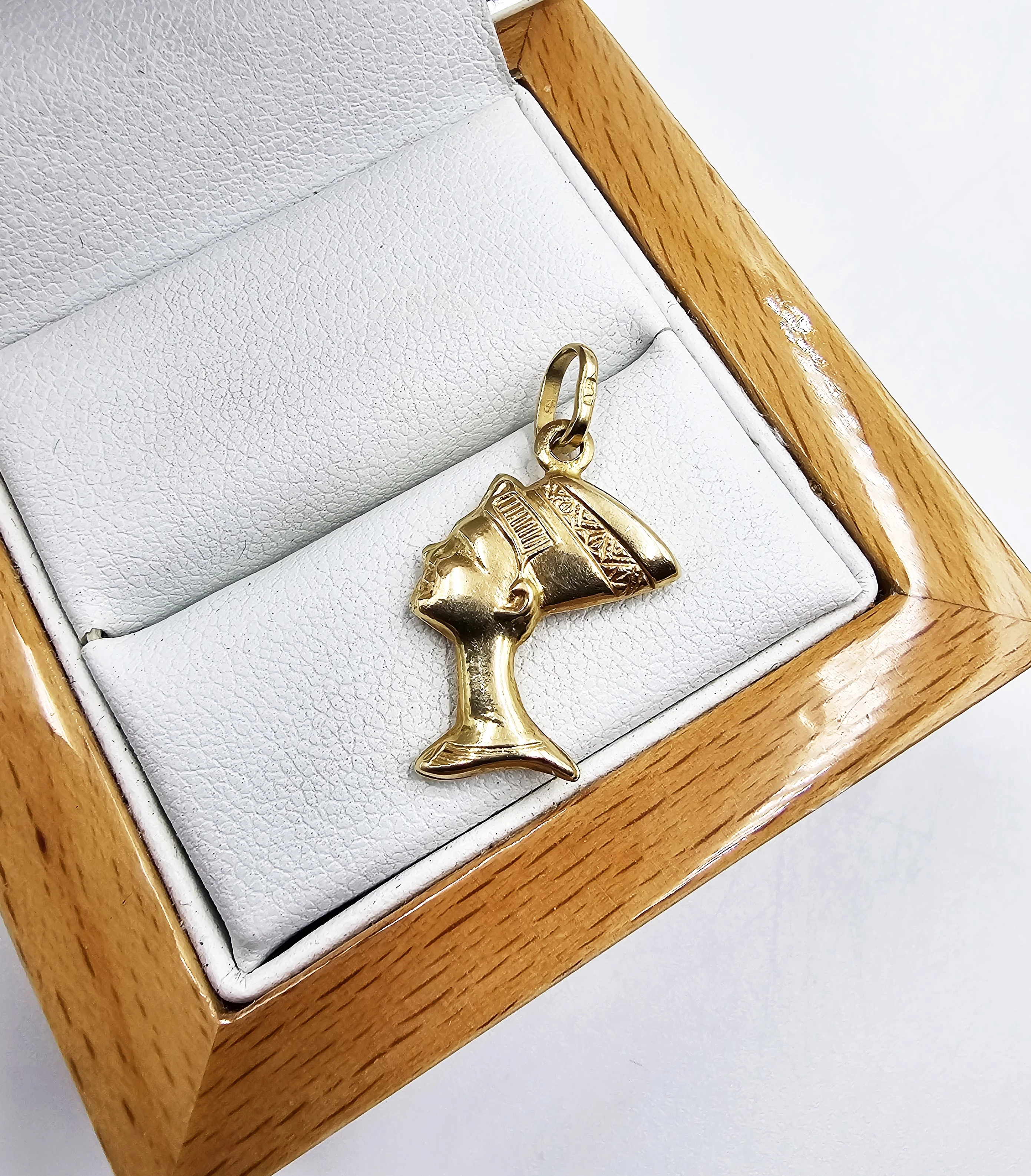 zlota-zawieszka-nefretete-159gr-p585-ean-gtin-5900025479223