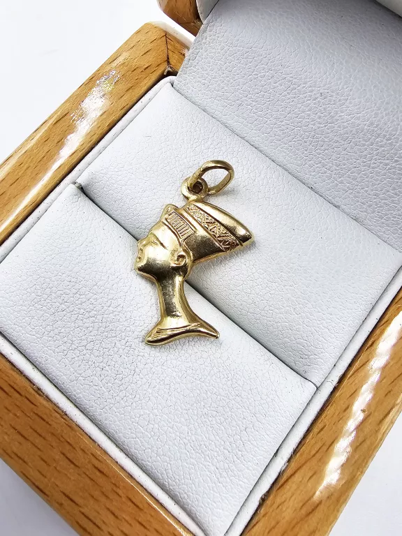 zlota-zawieszka-nefretete-159gr-p585-stan-11323-2