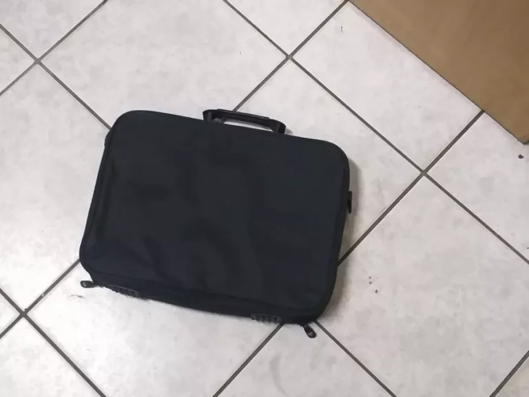 TROBA NA LAPTOPA MANHATTAN