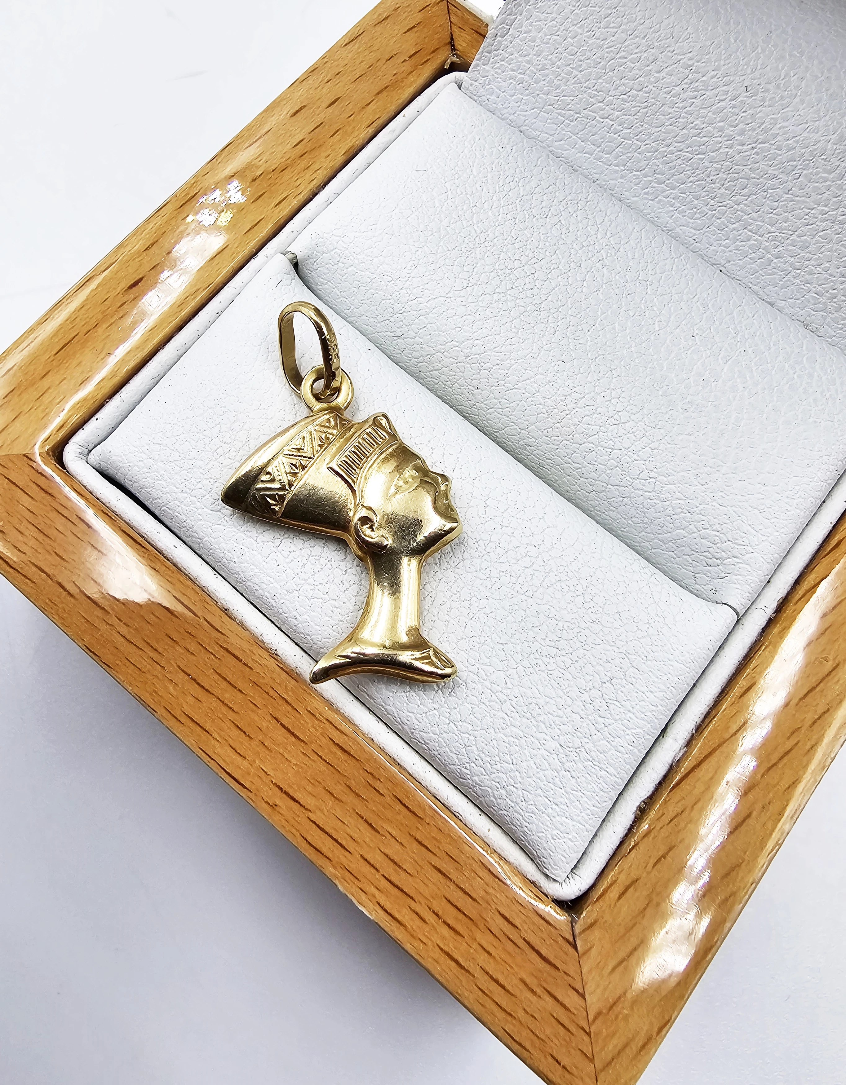 zlota-zawieszka-nefretete-159gr-p585-marka-226434-315782