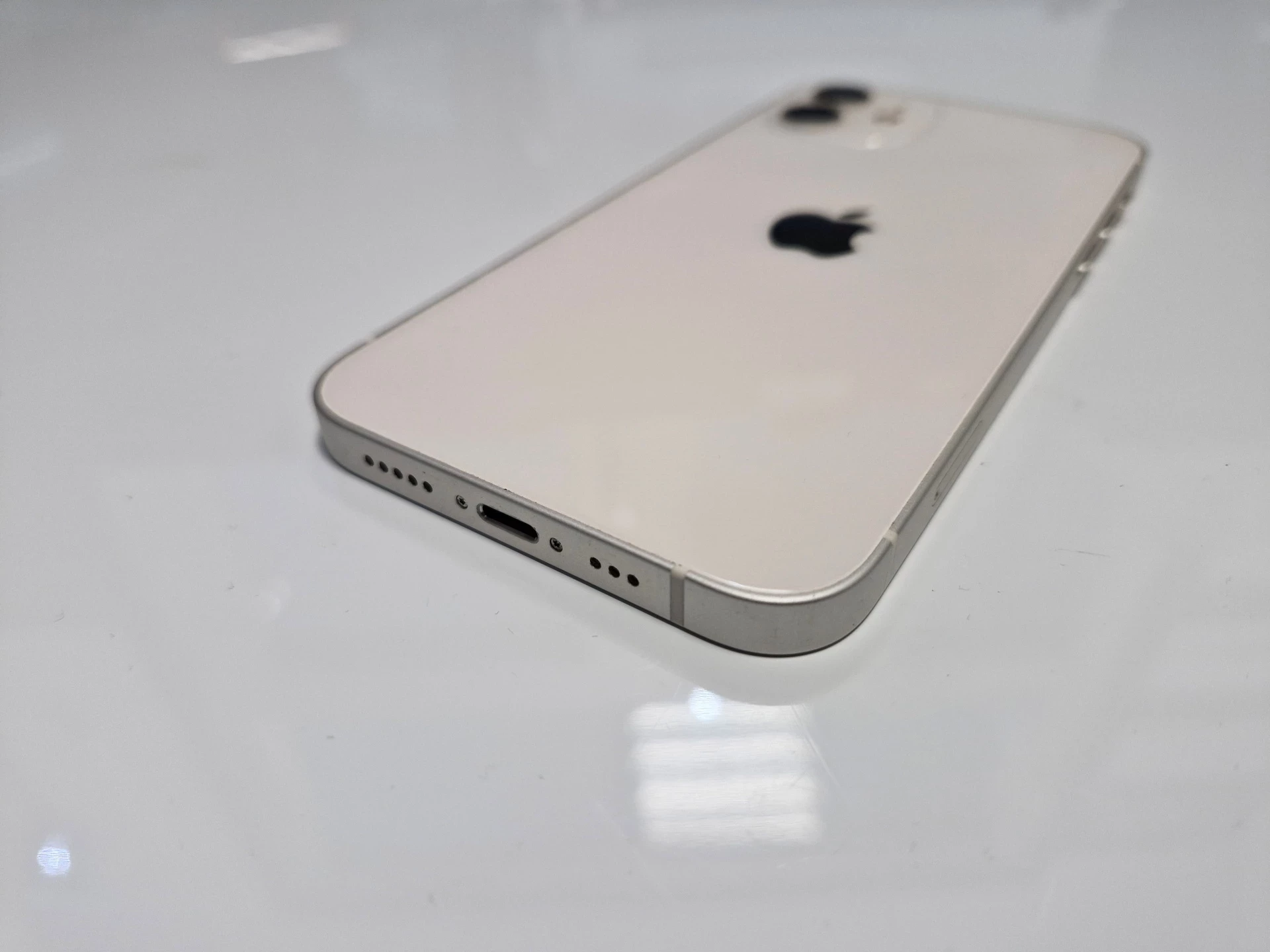 Apple iPhone 12 ホワイト 64GB Amazon | 【整備済み品】 Apple iPhone 12 64GB ホワイト SIM