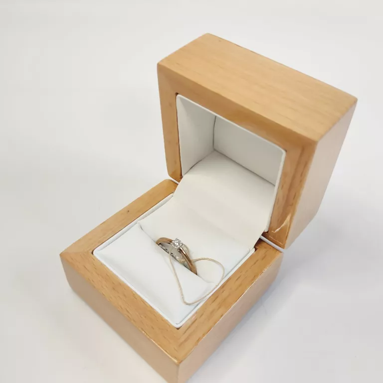 zloty-pierscionek-yes-model-17899-certyfikat-plac-daszynskiego-5-czestochowa-sj