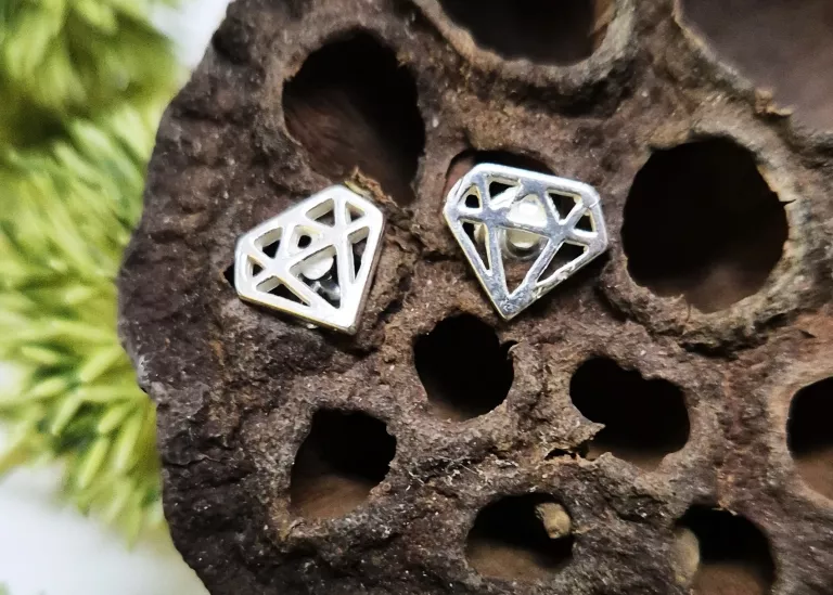 SREBRNE KOLCZYKI "DIAMENT" 1,02G P925