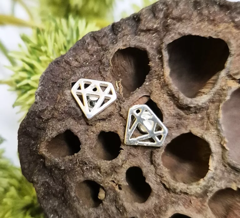 SREBRNE KOLCZYKI "DIAMENT" 1,02G P925