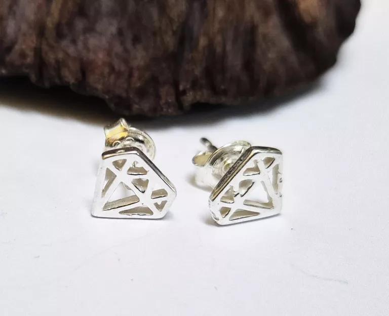 SREBRNE KOLCZYKI "DIAMENT" 1,02G P925