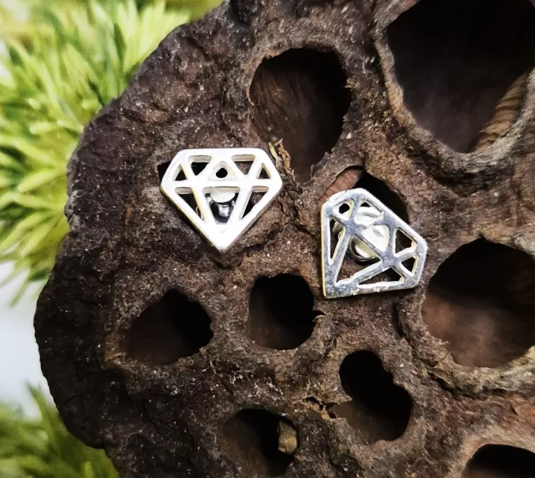SREBRNE KOLCZYKI "DIAMENT" 1,02G P925