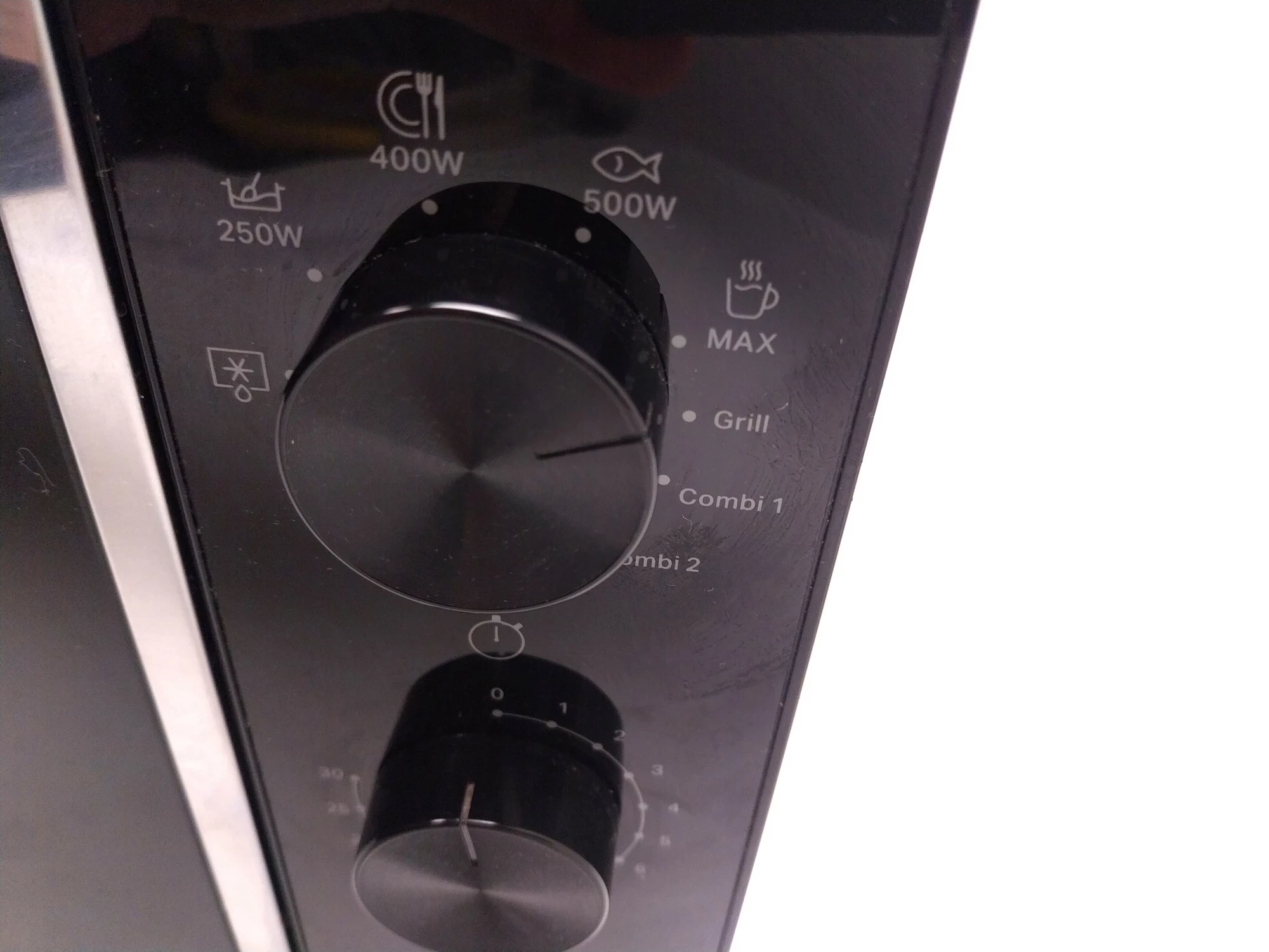 kuchenka-mikrofalowa-whirlpool-mwp103b-c00k-20-kolor-dominujacy-129357-3