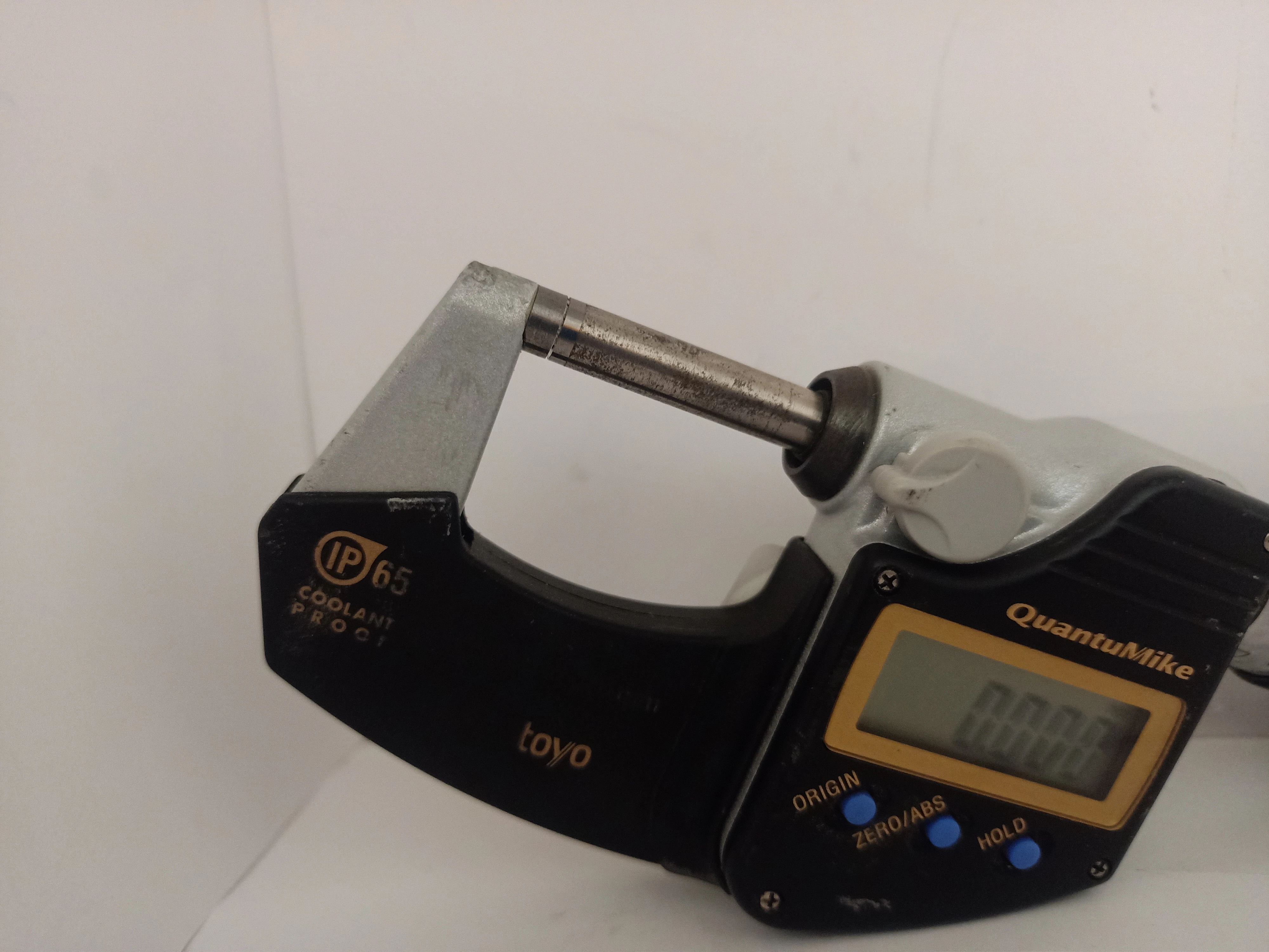 mikrometr-elektroniczny-cyfrowy-0-25-mitutoyo-quantumike-ip65-stan-11323-2