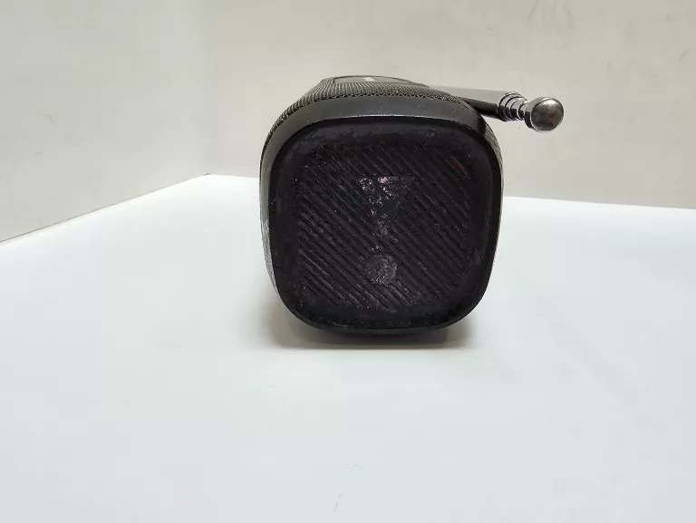 GŁOŚNIK JBL TUNER Z RADIEM