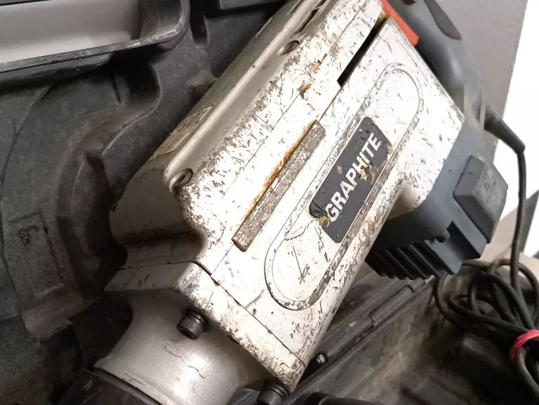 GRAPHITE MŁOT WYBURZENIOWY 1700W 45J 58G868