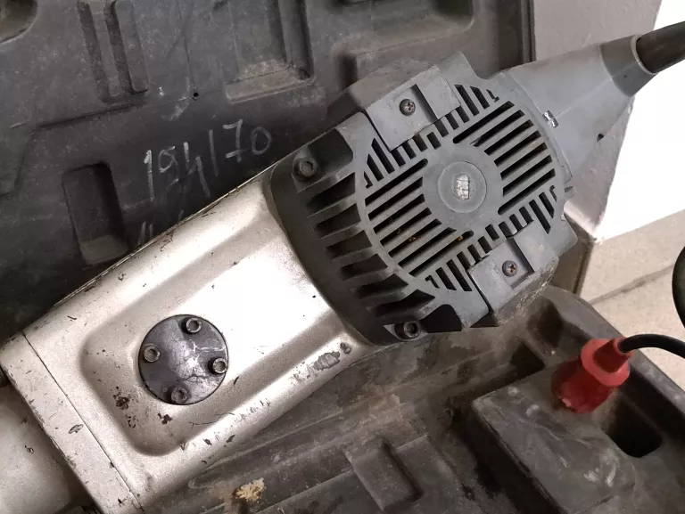 GRAPHITE MŁOT WYBURZENIOWY 1700W 45J 58G868