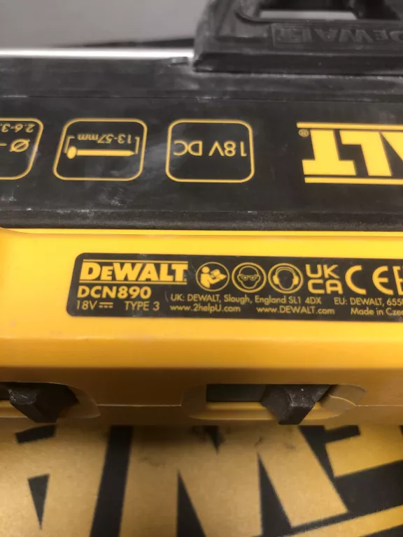 GWOŹDZIARKA DO BETONU DEWALT DCN890