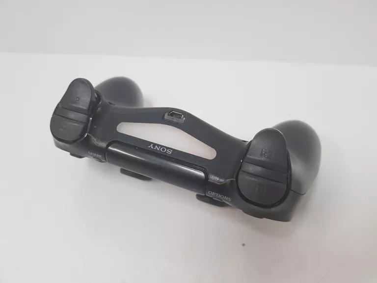 pad-sony-ps4-pochodzenie-210658-243446