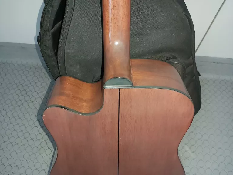 GITARA ELEKTROAKUSTYCZNA CORT MR-F NS W FUTERALE